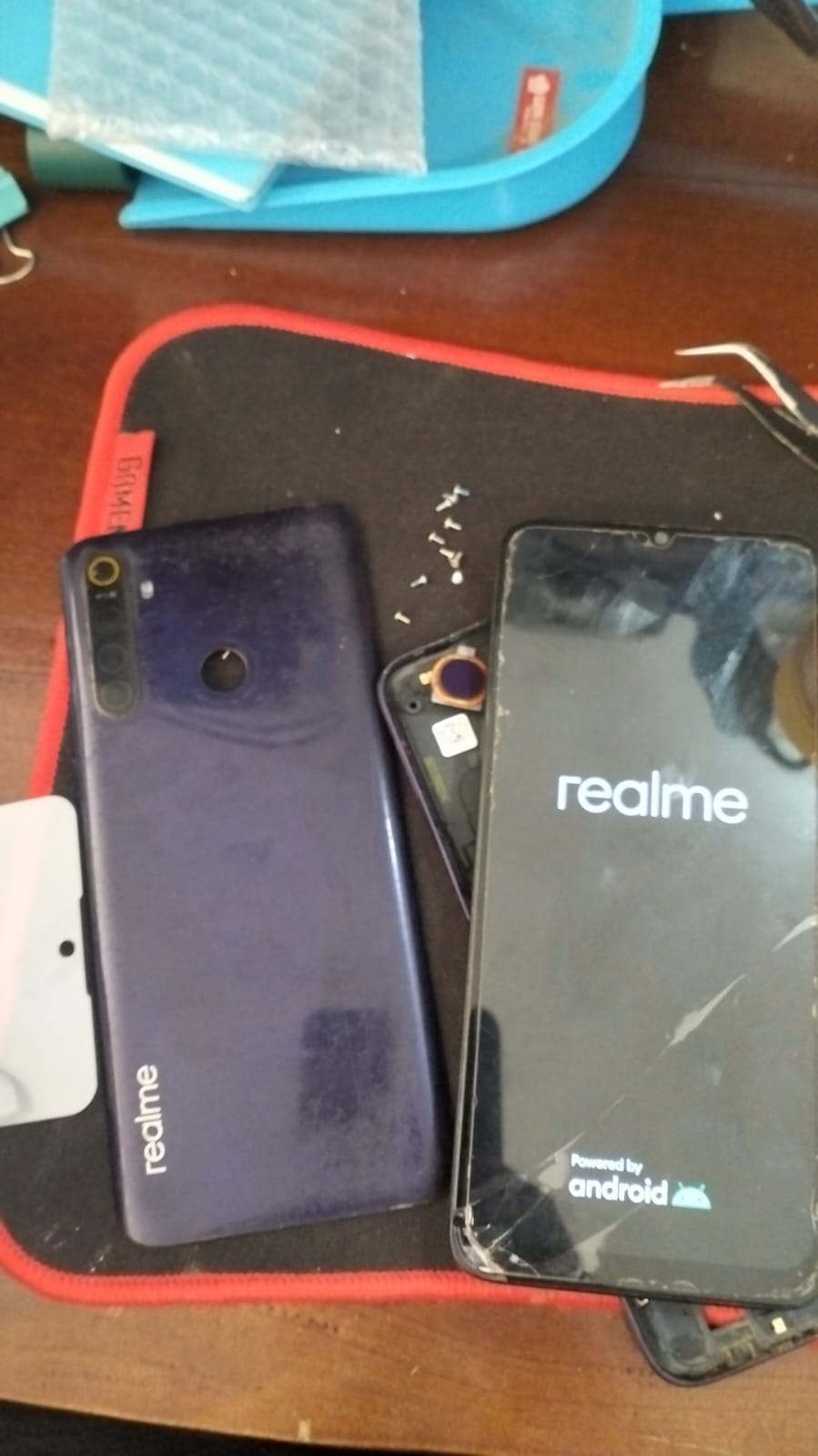Realme Mentok Logo